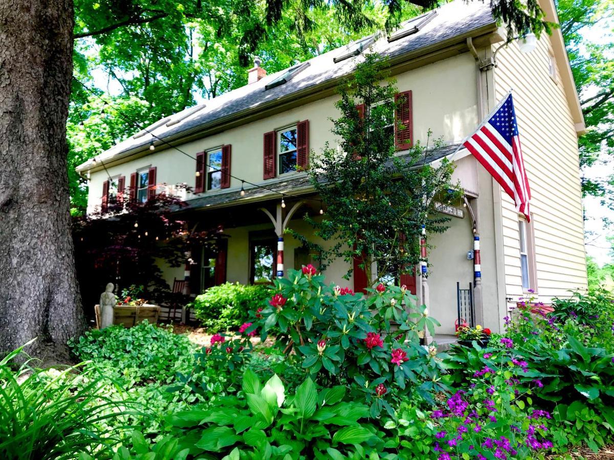 Galvanized America Inn & Art Gallery Дойлстаун Екстериор снимка
