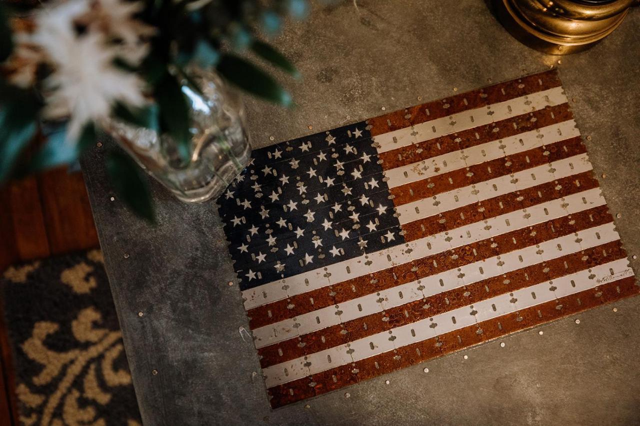 Galvanized America Inn & Art Gallery Дойлстаун Екстериор снимка